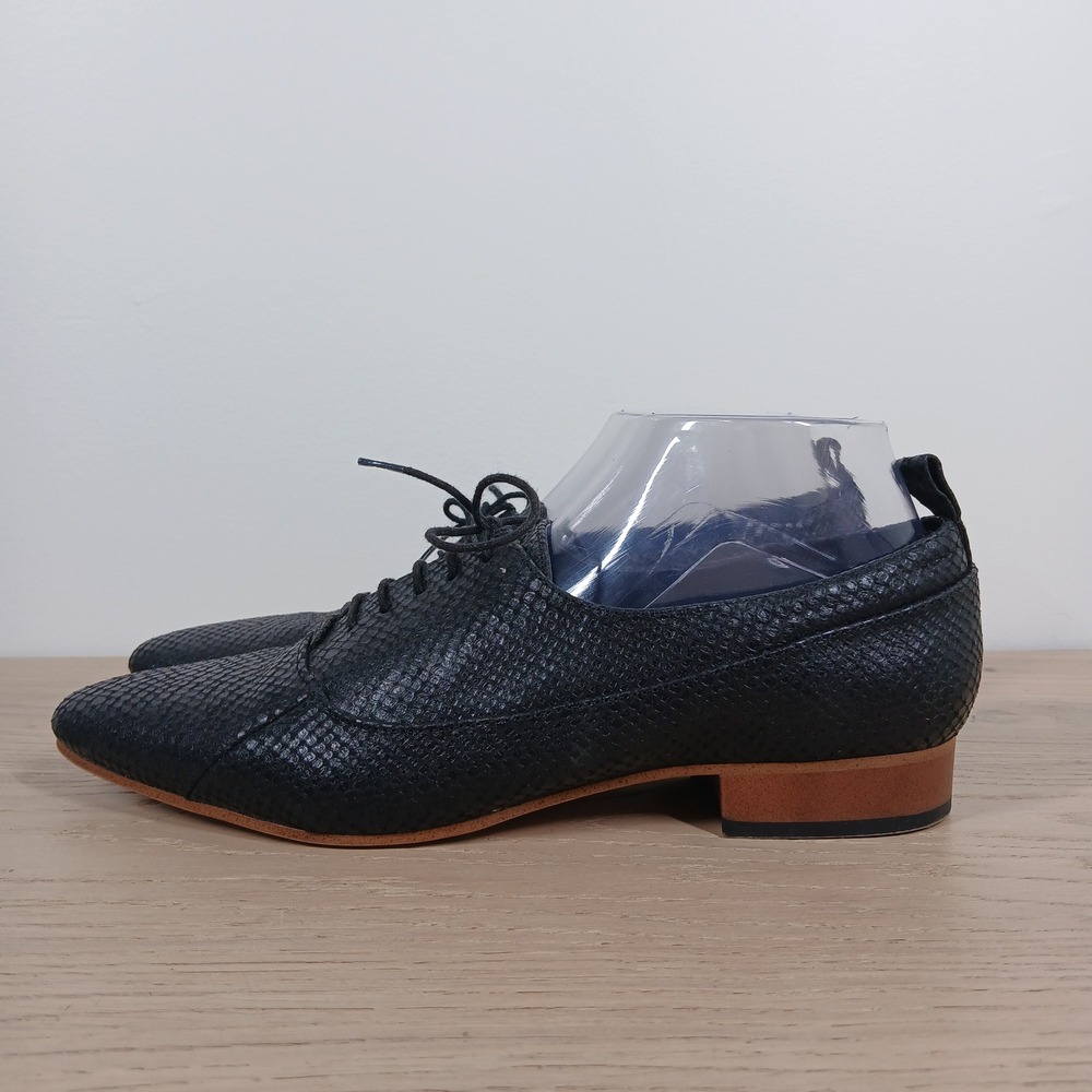 Zara Basic Oxfords Women 10 Black Embossed Leather Lace Up Office Academia